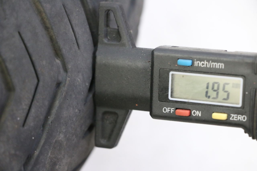 photo de JANTE AVANT ET PNEU YAMAHA YP MAJESTY 125 (2002 - 2006) - Détail de la pièce