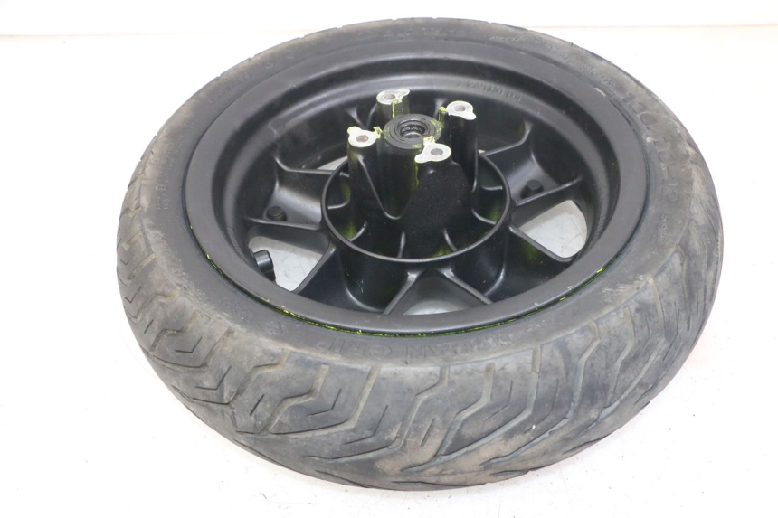 photo de JANTE AVANT ET PNEU YAMAHA YP MAJESTY 125 (2002 - 2006) - Gros plan technique