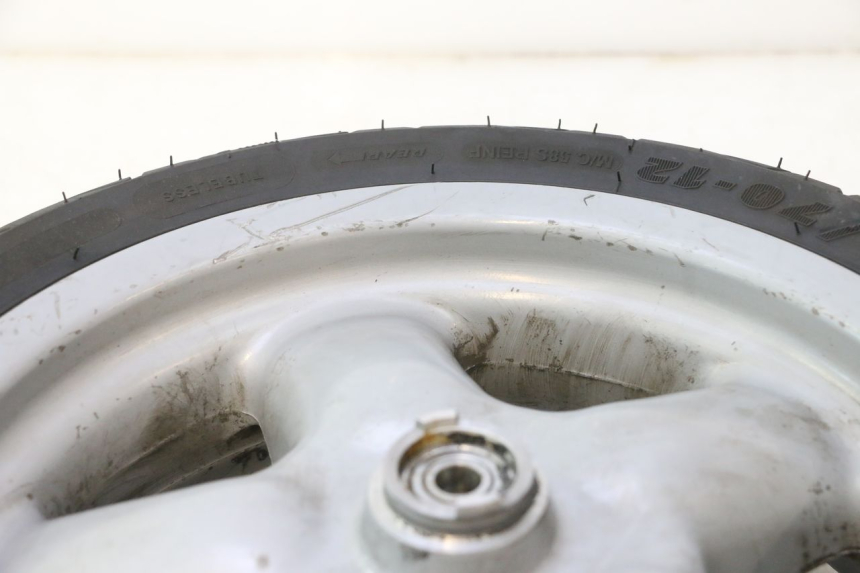 photo de JANTE AVANT ET PNEU YAMAHA YP MAJESTY 125 (1998 - 2001) - Vue d’ensemble