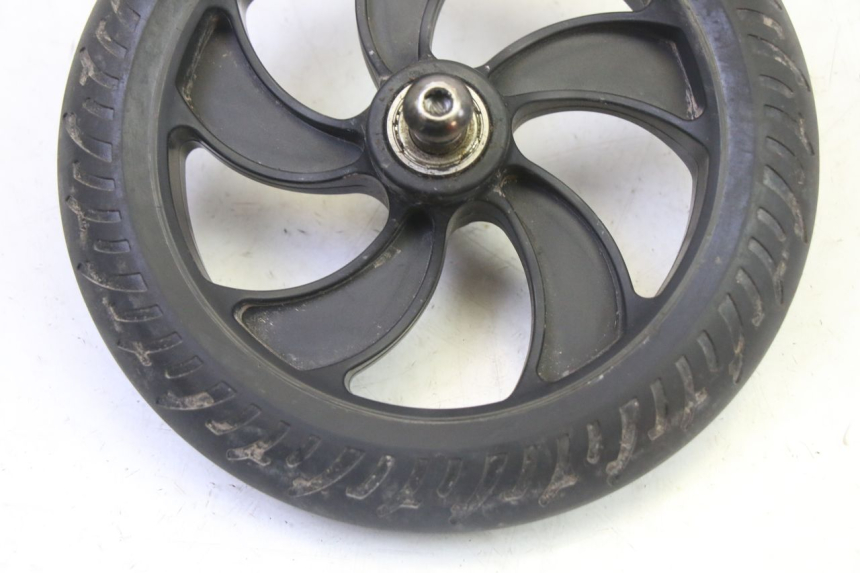 photo de JANTE AVANT ET PNEU MOOVWAY Z8 1 - Zoom état d’usage