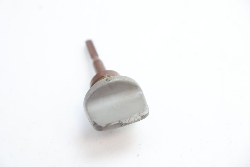 photo de JAUGE HUILE MOTEUR HONDA FES S-WING SWING ABS 125 (2007 - 2015) - Zoom état d’usage