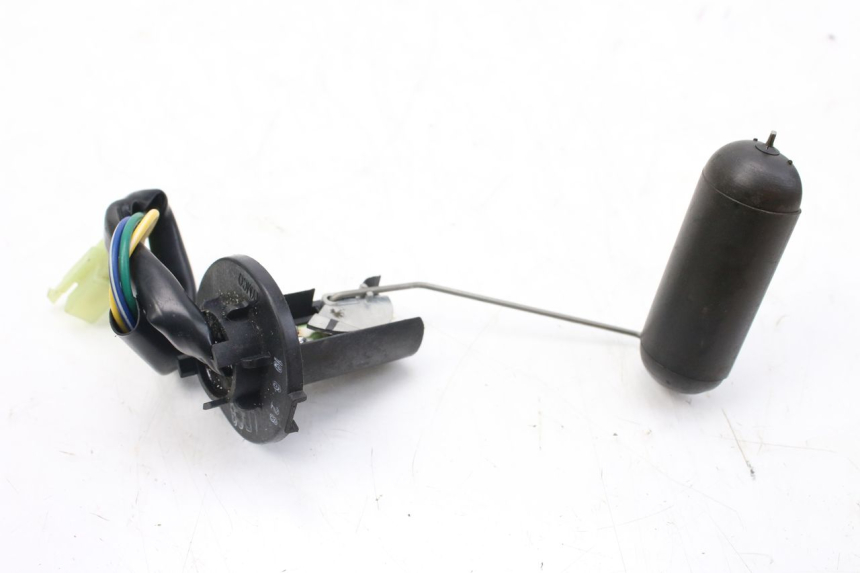 photo de JAUGE RESERVOIR ESSENCE KYMCO AGILITY 4T 50 (2018 - 2022) - Gros plan technique