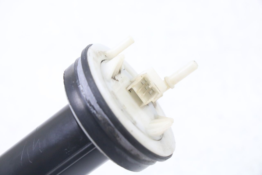 photo de JAUGE RESERVOIR ESSENCE APRILIA ATLANTIC 125 (2003 - 2009) - Détail de la pièce