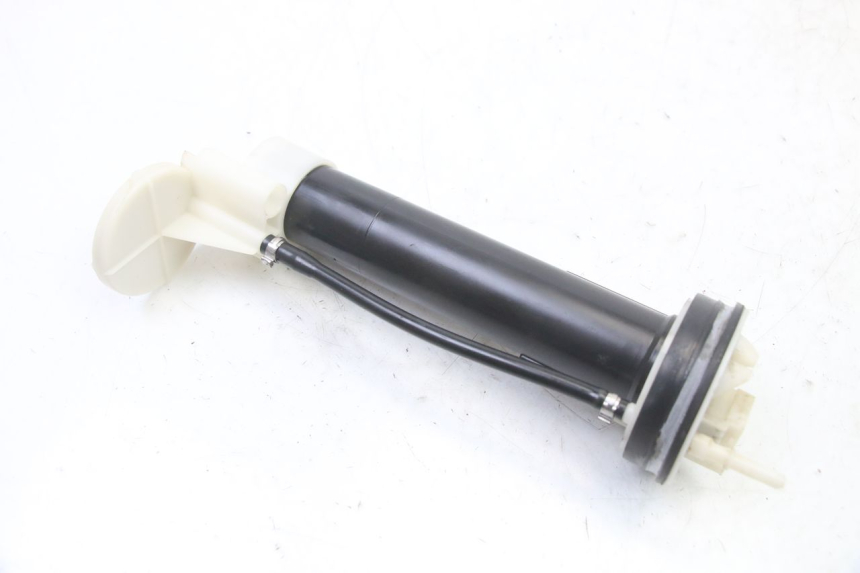 photo de JAUGE RESERVOIR ESSENCE APRILIA ATLANTIC 125 (2003 - 2009) - Autre angle de vue