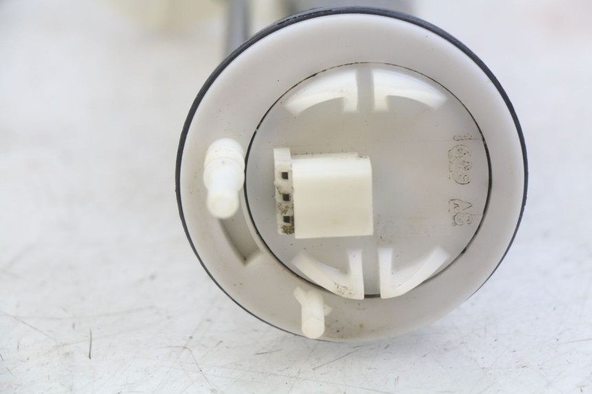 photo de JAUGE RESERVOIR ESSENCE APRILIA ATLANTIC 125 (2003 - 2009) - Autre angle de vue