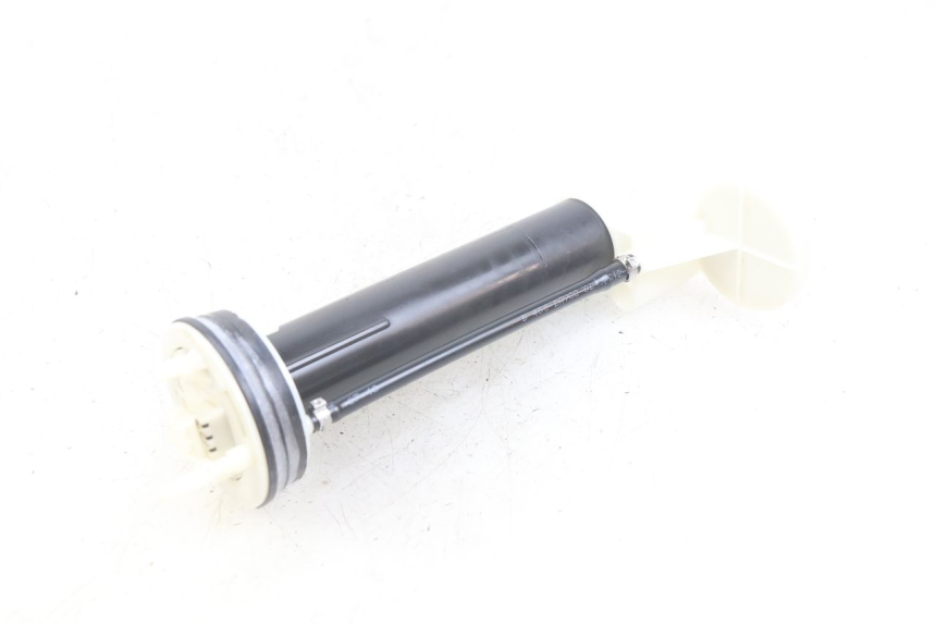 photo de JAUGE RESERVOIR ESSENCE APRILIA ATLANTIC 125 (2003 - 2009) - Points de fixation