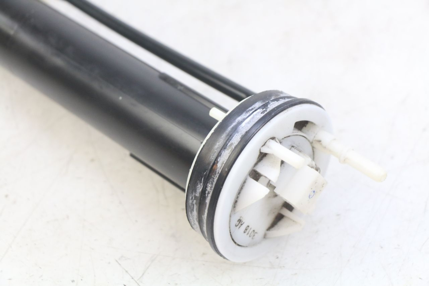 photo de JAUGE RESERVOIR ESSENCE APRILIA ATLANTIC 125 (2003 - 2009) - Détail de la pièce