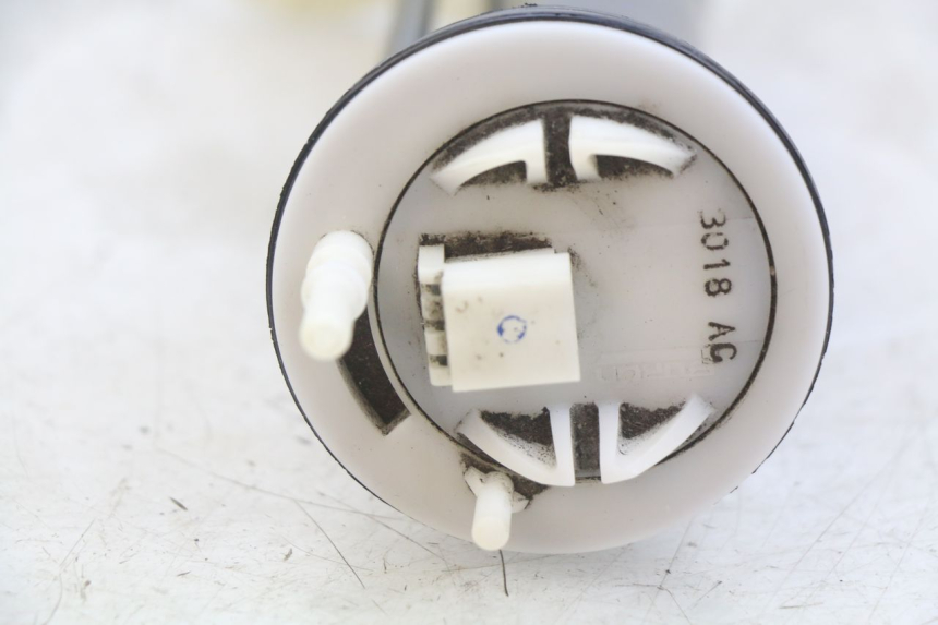 photo de JAUGE RESERVOIR ESSENCE APRILIA ATLANTIC 125 (2003 - 2009) - Zoom état d’usage