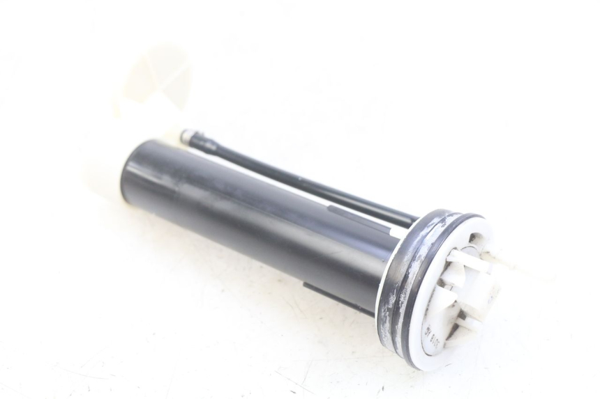 photo de JAUGE RESERVOIR ESSENCE APRILIA ATLANTIC 125 (2003 - 2009) - Points de fixation