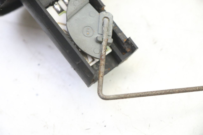 photo de JAUGE RESERVOIR ESSENCE MASH BIBOP 2T 50 (2013 - 2018) - Zoom état d’usage