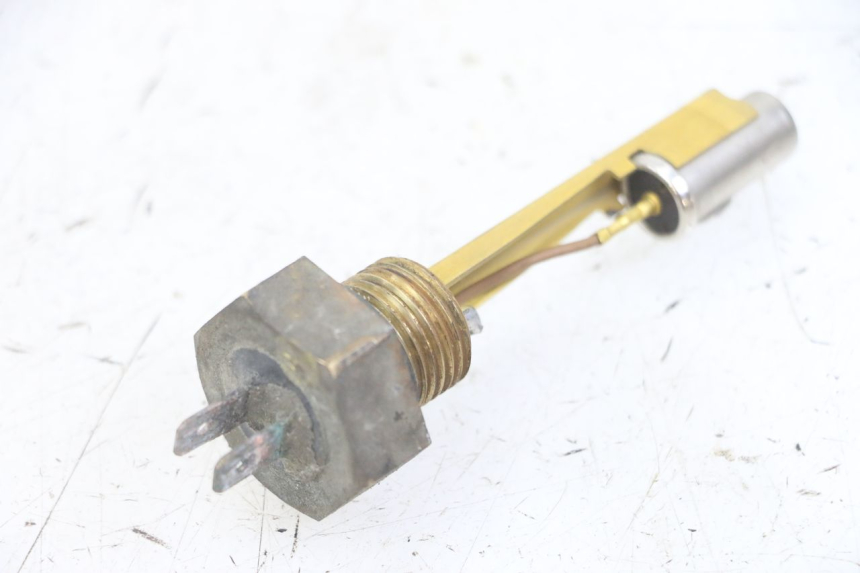 photo de JAUGE RESERVOIR ESSENCE HONDA CBF 500 (2004 - 2007) - Autre angle de vue