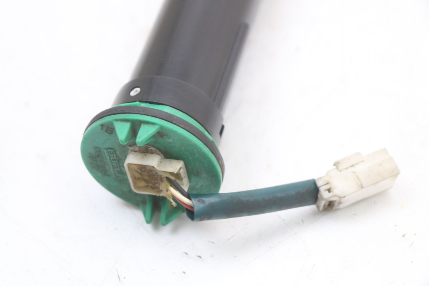 photo de JAUGE RESERVOIR ESSENCE GILERA DNA 50 (2000 - 2007) - Zoom état d’usage