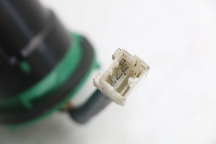 photo de JAUGE RESERVOIR ESSENCE GILERA DNA 50 (2000 - 2007) - Autre angle de vue