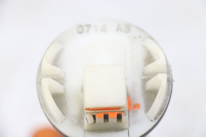 photo de JAUGE RESERVOIR ESSENCE PEUGEOT ELYSTAR 125 (2002 - 2007) - Gros plan technique