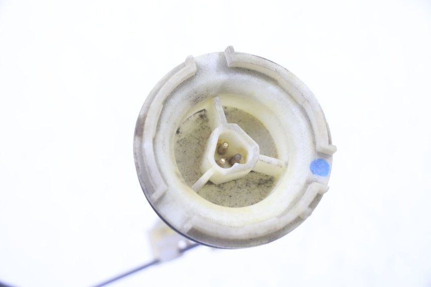 photo de JAUGE RESERVOIR ESSENCE PEUGEOT ELYSTAR 50 (2002 - 2014) - Gros plan technique