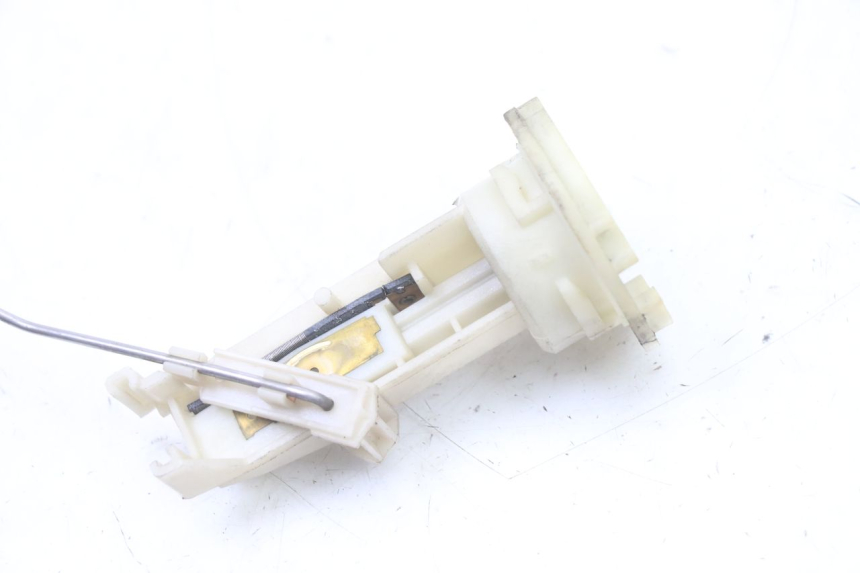 photo de JAUGE RESERVOIR ESSENCE PEUGEOT ELYSTAR 50 (2002 - 2014) - Détail de la pièce