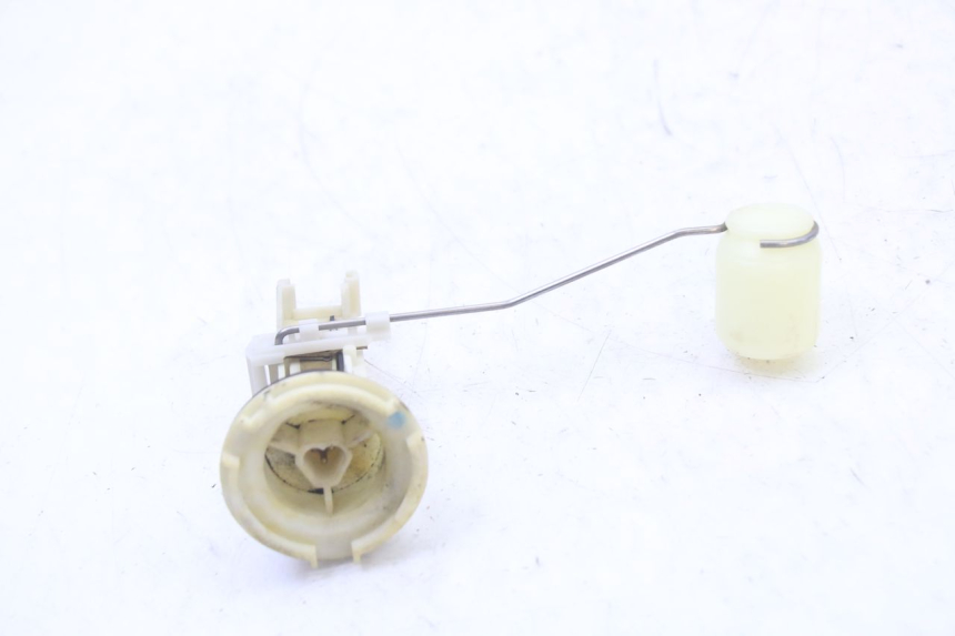 photo de JAUGE RESERVOIR ESSENCE PEUGEOT ELYSTAR 50 (2002 - 2014) - Autre angle de vue