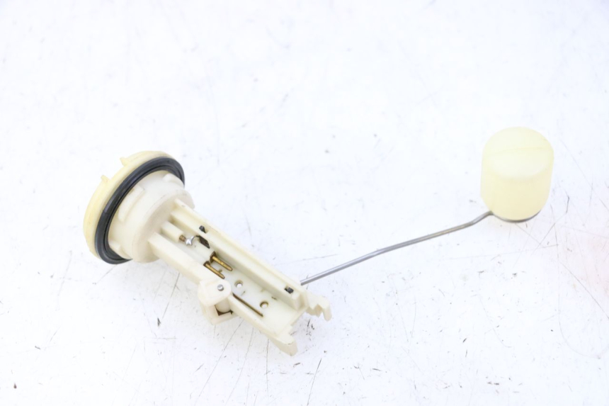 photo de JAUGE RESERVOIR ESSENCE PEUGEOT ELYSTAR 50 (2002 - 2014) - Zoom état d’usage