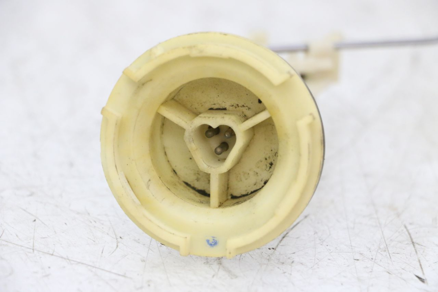 photo de JAUGE RESERVOIR ESSENCE PEUGEOT ELYSTAR 50 (2002 - 2014) - Autre angle de vue