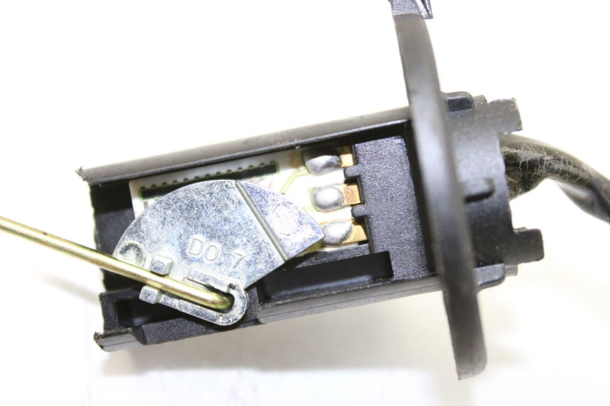 photo de JAUGE RESERVOIR ESSENCE JM MOTORS EVOLIS 4T 50 (2018 - 2022) - Points de fixation