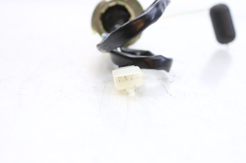 photo de JAUGE RESERVOIR ESSENCE JM MOTORS EVOLIS 4T 50 (2018 - 2022) - Gros plan technique