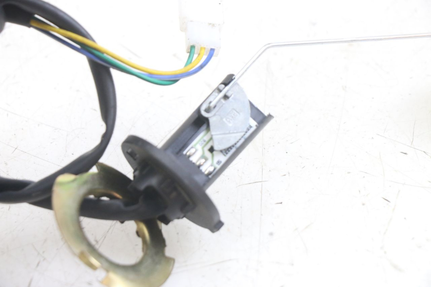 photo de JAUGE RESERVOIR ESSENCE JM MOTORS EVOLIS 4T 50 (2018 - 2022) - Détail de la pièce