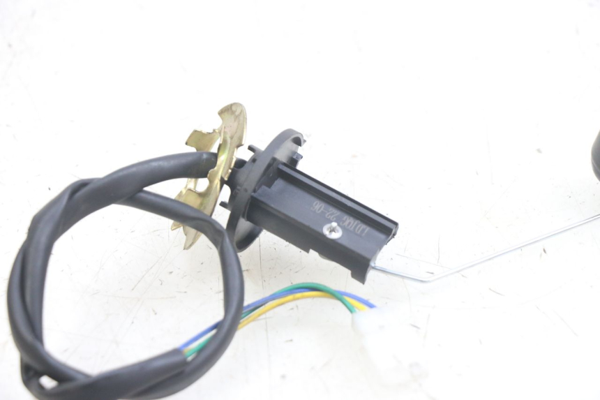 photo de JAUGE RESERVOIR ESSENCE JM MOTORS EVOLIS 4T 50 (2018 - 2022) - Zoom état d’usage