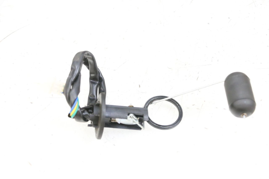 photo de JAUGE RESERVOIR ESSENCE BTC FELICE SPORT 50 - Gros plan technique