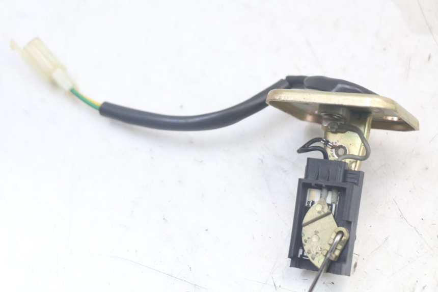 photo de JAUGE RESERVOIR ESSENCE SYM FIDDLE 3 III 125 (2014 - 2020) - Autre angle de vue