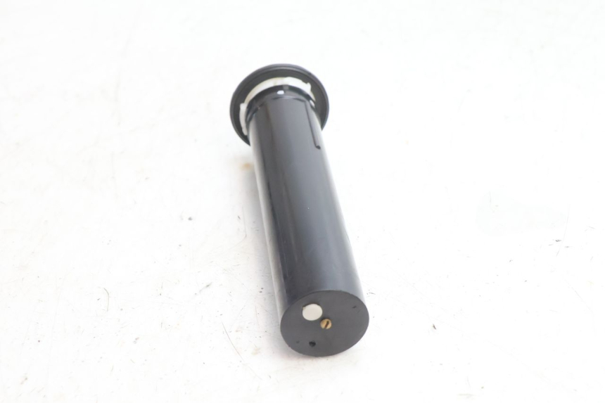photo de JAUGE RESERVOIR ESSENCE PIAGGIO FLY 2T 50 (2004 - 2017) - Gros plan technique