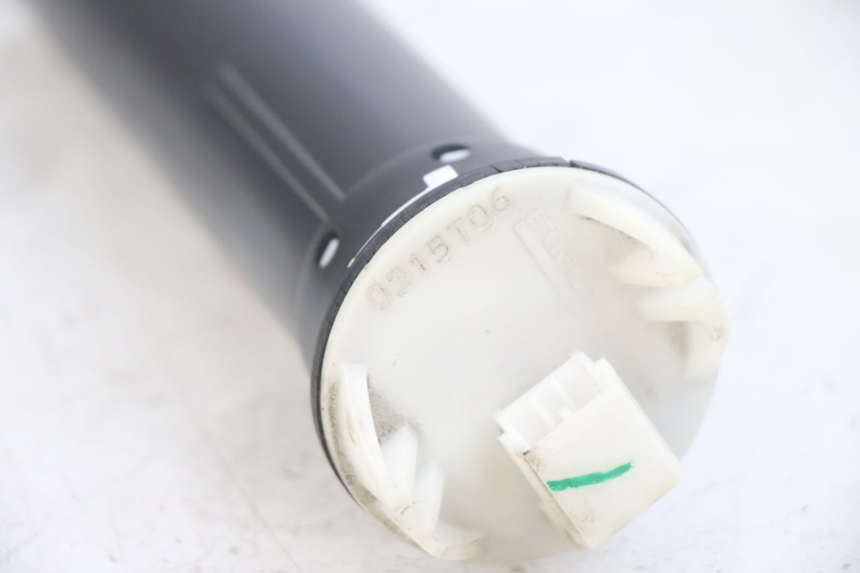 photo de JAUGE RESERVOIR ESSENCE PIAGGIO FLY 125 (2005 - 2012) - Zoom état d’usage