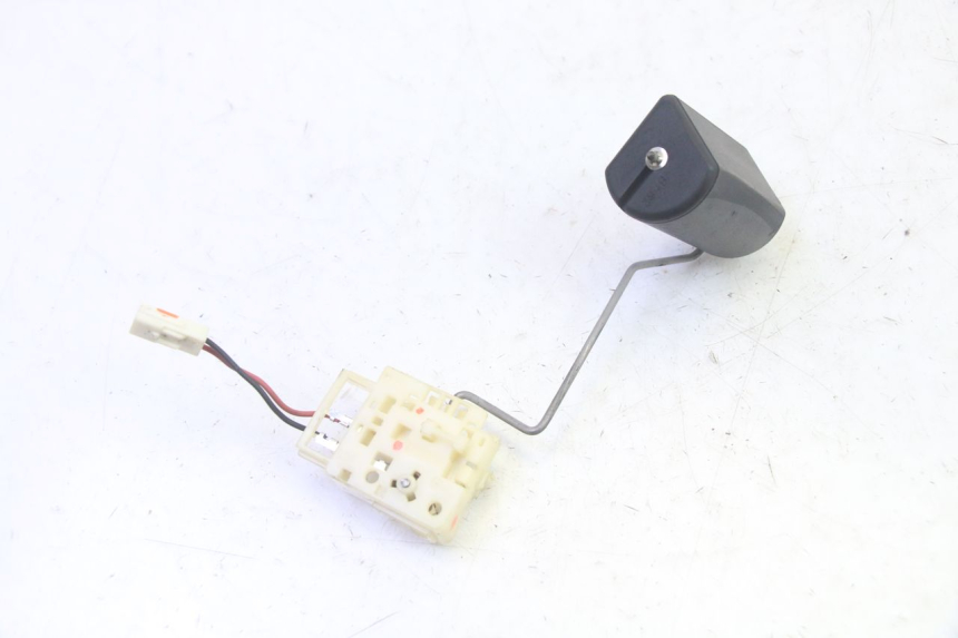 photo de JAUGE RESERVOIR ESSENCE YAMAHA FZ6 N FAZER 600 (2004 - 2006) - Autre angle de vue