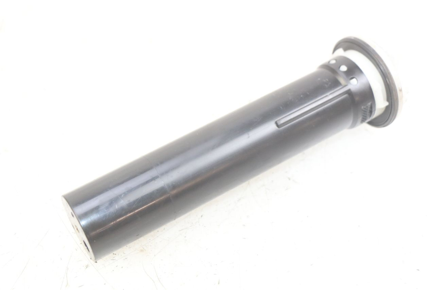 photo de JAUGE RESERVOIR ESSENCE GILERA GP 800 (2007 - 2013) - Gros plan technique