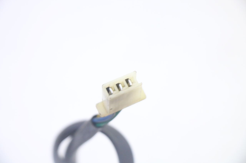 photo de JAUGE RESERVOIR ESSENCE DAELIM HISTORY 125 (2001 - 2002) - Autre angle de vue