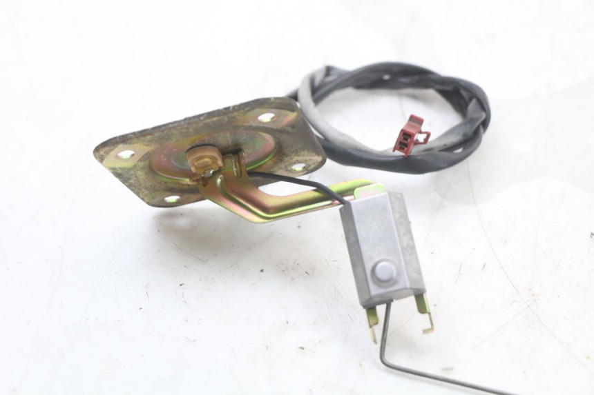 photo de JAUGE RESERVOIR ESSENCE HONDA CBR F 1000 (1993 - 1996) - Gros plan technique