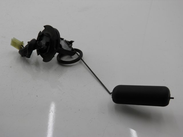 photo de JAUGE RESERVOIR ESSENCE HONDA SH 125 (2001 - 2003) - Vue principale