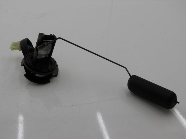 photo de JAUGE RESERVOIR ESSENCE HONDA SH 125 (2001 - 2003) - Autre angle de vue