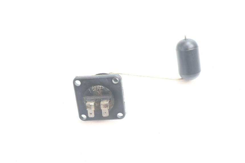 photo de JAUGE RESERVOIR ESSENCE KEEWAY HURRICANE 50 (2006 - 2019) - Gros plan technique