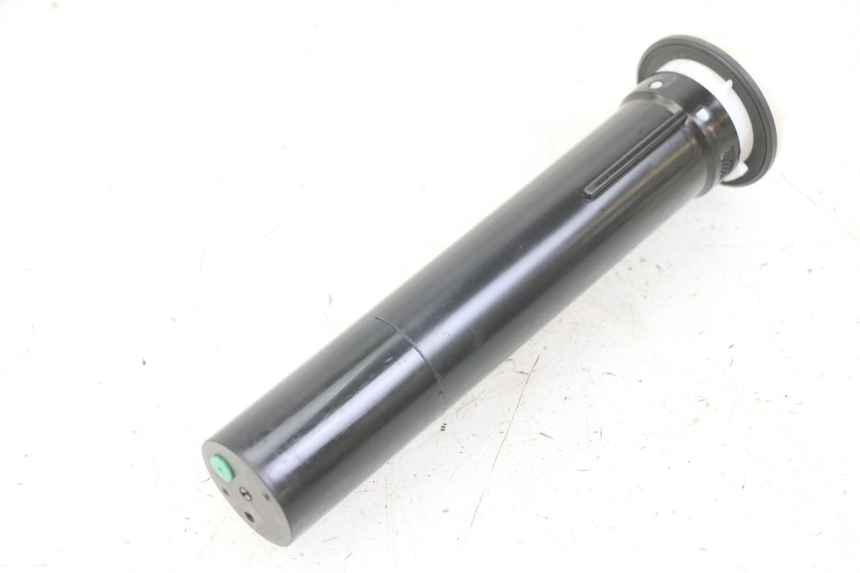 photo de JAUGE RESERVOIR ESSENCE PIAGGIO IE MP3 YOURBAN 300 (2011 - 2016) - Autre angle de vue