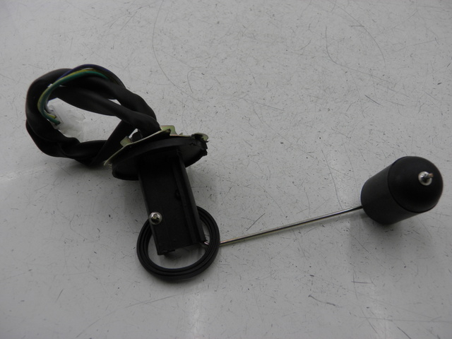 photo de JAUGE RESERVOIR ESSENCE JM MOTOR JULIA 50 (2010 - 2014) - Zoom état d’usage