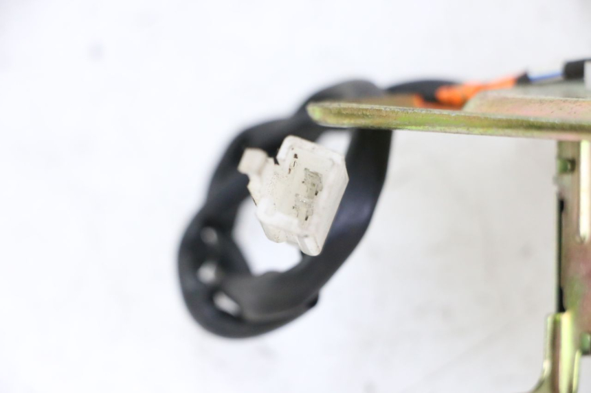 photo de JAUGE RESERVOIR ESSENCE KEEWAY K-LIGHT KLIGHT 125 (2018 - 2025) - Autre angle de vue