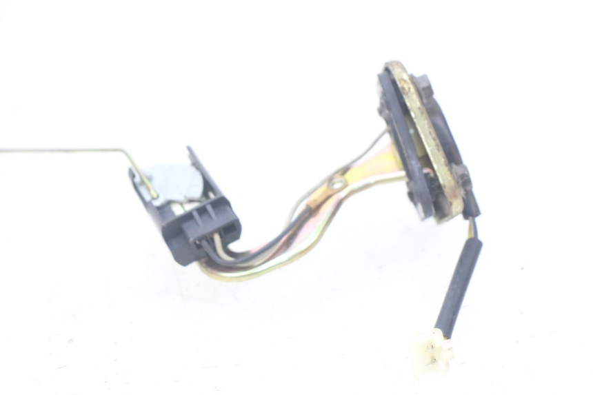 photo de JAUGE RESERVOIR ESSENCE PEUGEOT KISBEE 2T 50 (2010 - 2017) - Zoom état d’usage