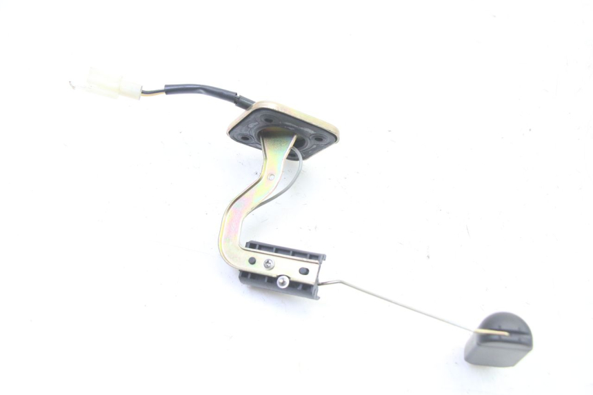 photo de JAUGE RESERVOIR ESSENCE PEUGEOT KISBEE 2T 50 (2010 - 2017) - Zoom état d’usage