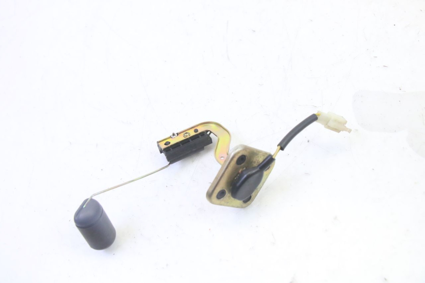 photo de JAUGE RESERVOIR ESSENCE PEUGEOT KISBEE 4T 50 (2018 - 2022) - Zoom état d’usage