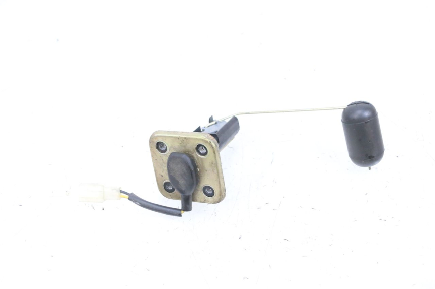 photo de JAUGE RESERVOIR ESSENCE PEUGEOT KISBEE 4T 50 (2010 - 2017) - Zoom état d’usage