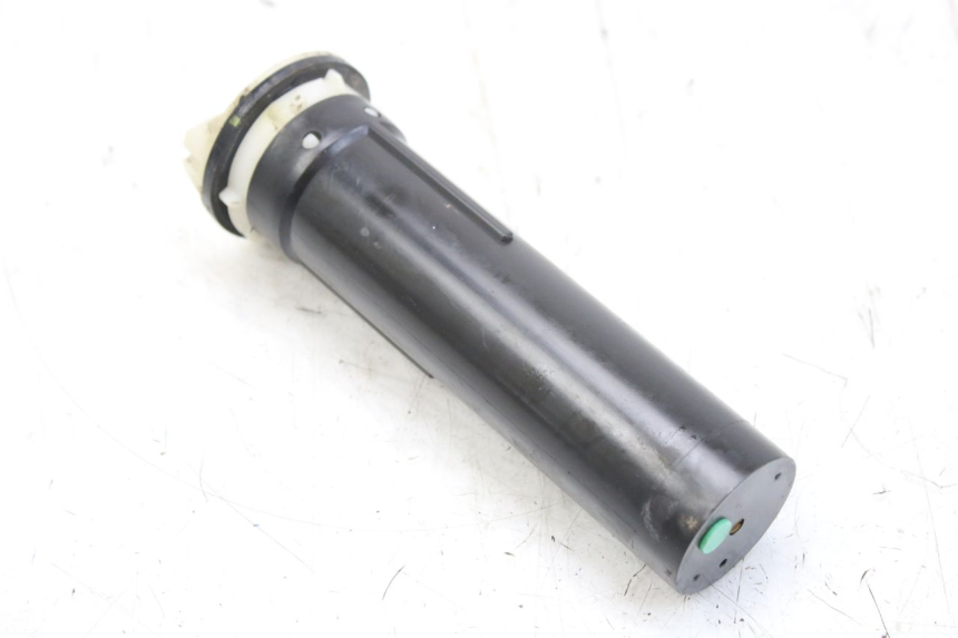 photo de JAUGE RESERVOIR ESSENCE PIAGGIO LIBERTY 4T 50 (2004 - 2008) - Autre angle de vue