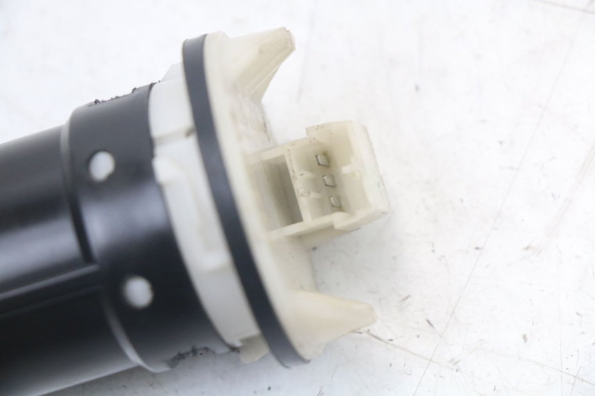 photo de JAUGE RESERVOIR ESSENCE PIAGGIO LIBERTY 125 (2009 - 2013) - Zoom état d’usage