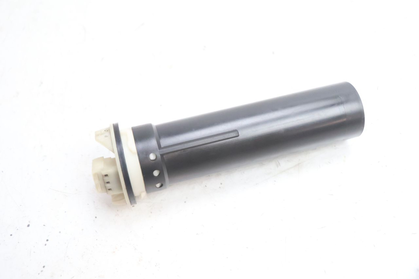 photo de JAUGE RESERVOIR ESSENCE PIAGGIO LIBERTY 125 (1998 - 2008) - Autre angle de vue