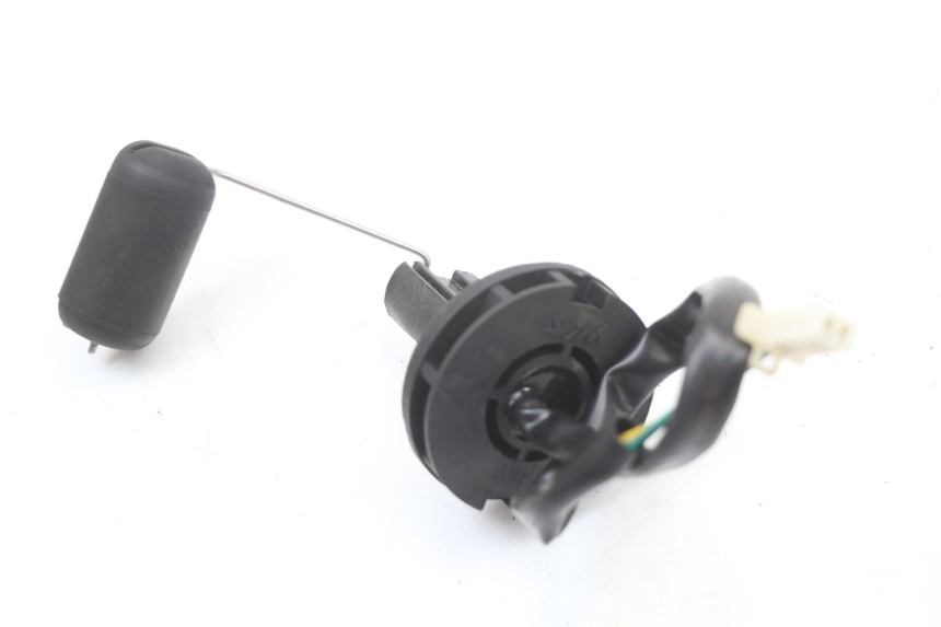 photo de JAUGE RESERVOIR ESSENCE SYM MIO 50 (2005 - 2010) - Autre angle de vue