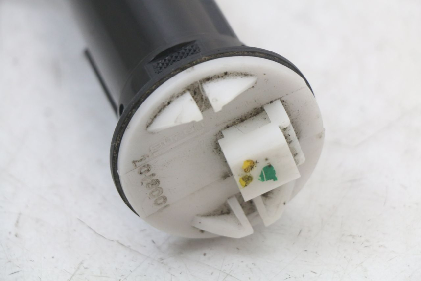 photo de JAUGE RESERVOIR ESSENCE PIAGGIO MP3 HPE 350 (2018 - 2020) - Gros plan technique